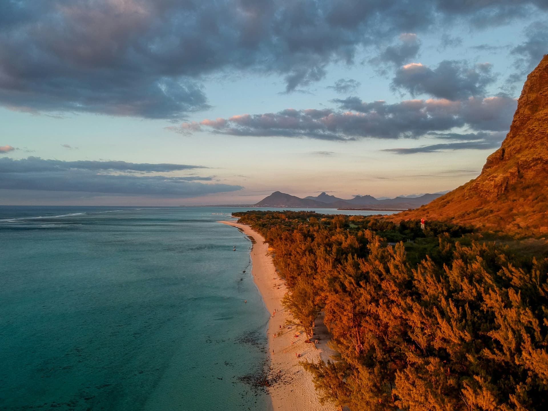 colours-of-mauritius - 5UEyBFp-fE-unsplash