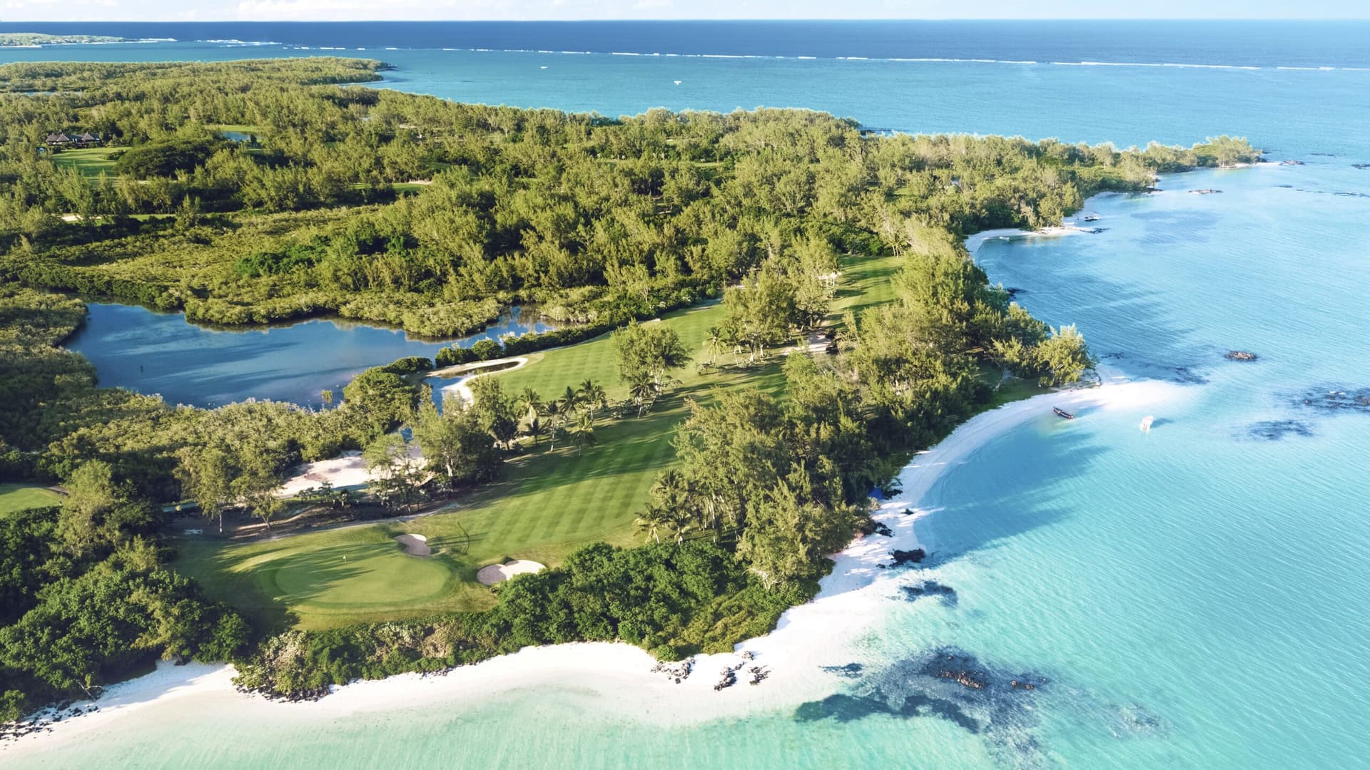 Ile_Aux_Cerfs_J_Sjoman_V2-scaled_b3b117